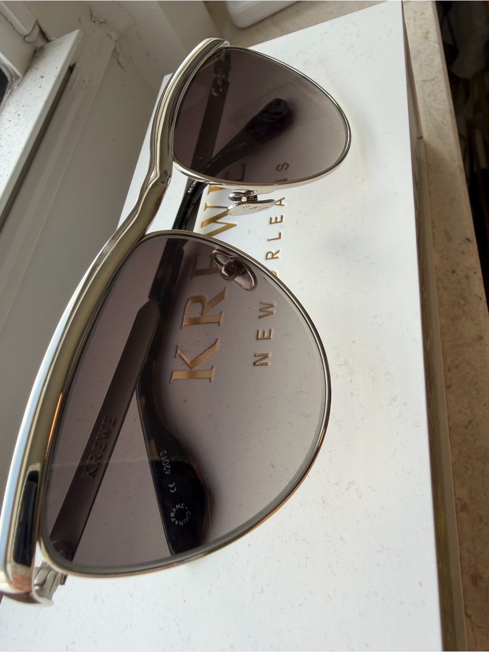 KREWE Heidi sunglasses Silver Chroma + Tortuga Noir - Picture 10 of 15